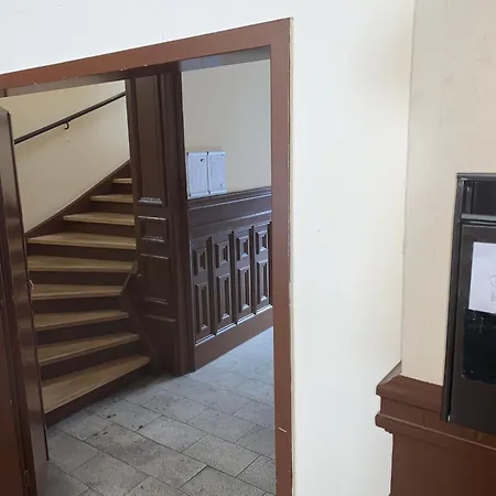 Flowerpower 10personen-party-hostel Apartment *